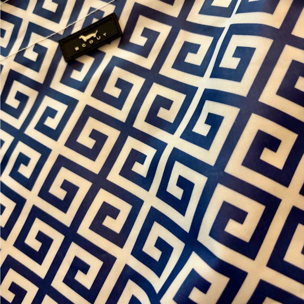 NWT Scout Weekender and Cosmetic Bag Set - Picture 2 of 11